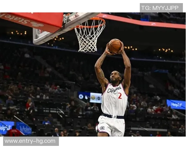 莱昂纳德全场表现出色19投11中砍下33分5篮板5助攻3抢断1盖帽正负值高达31 莱昂纳德全场表现出色19投11中砍下33分5篮板5助攻3抢断1盖帽正负值高达31