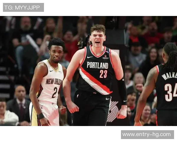 克林根在比赛中受伤手臂不适开拓者媒体人希望只是轻伤无大碍