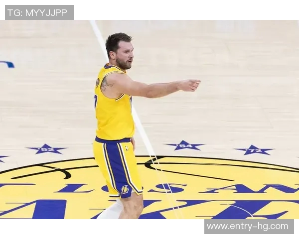 斯玛特分享与詹姆斯东契奇的趣事称其表现夸张令人捧腹大笑